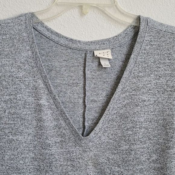 A NEW DAY WOMAN'S TOP - Picture 2 of 8